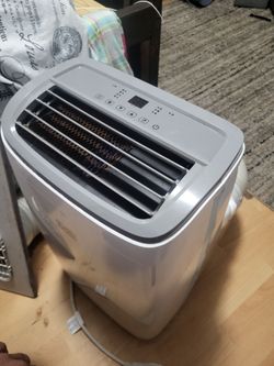 Black and Decker portable AC unit 10000 BTU with remote