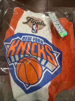 KNICKS TOWELS