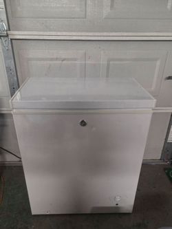 GE White Chest Freezer