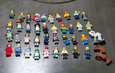 40 lego figures and horse and motorcycle  40 pieces total $2.50  each or all 40 for $80