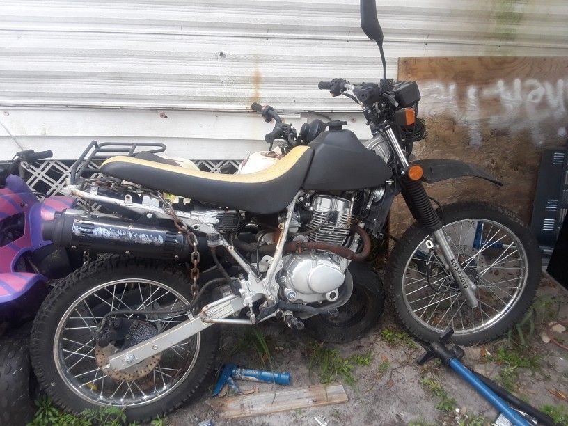 Yamoto gy200 dirt bike 200cc