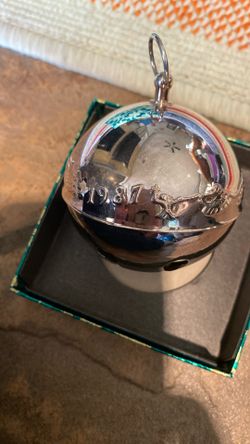 Wallace 1987 Silver Bell
