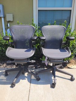 Herman miller aeron remastered (size A) office chair/fully loaded