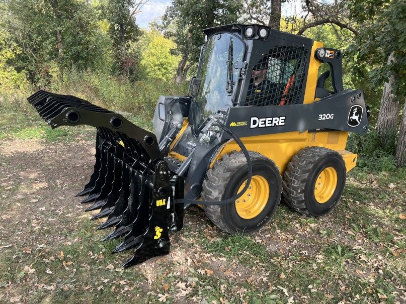 John Deere Skid Steer Clam Grapple