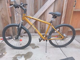 Aluminum Columbia trail head disc bike 26 inc
