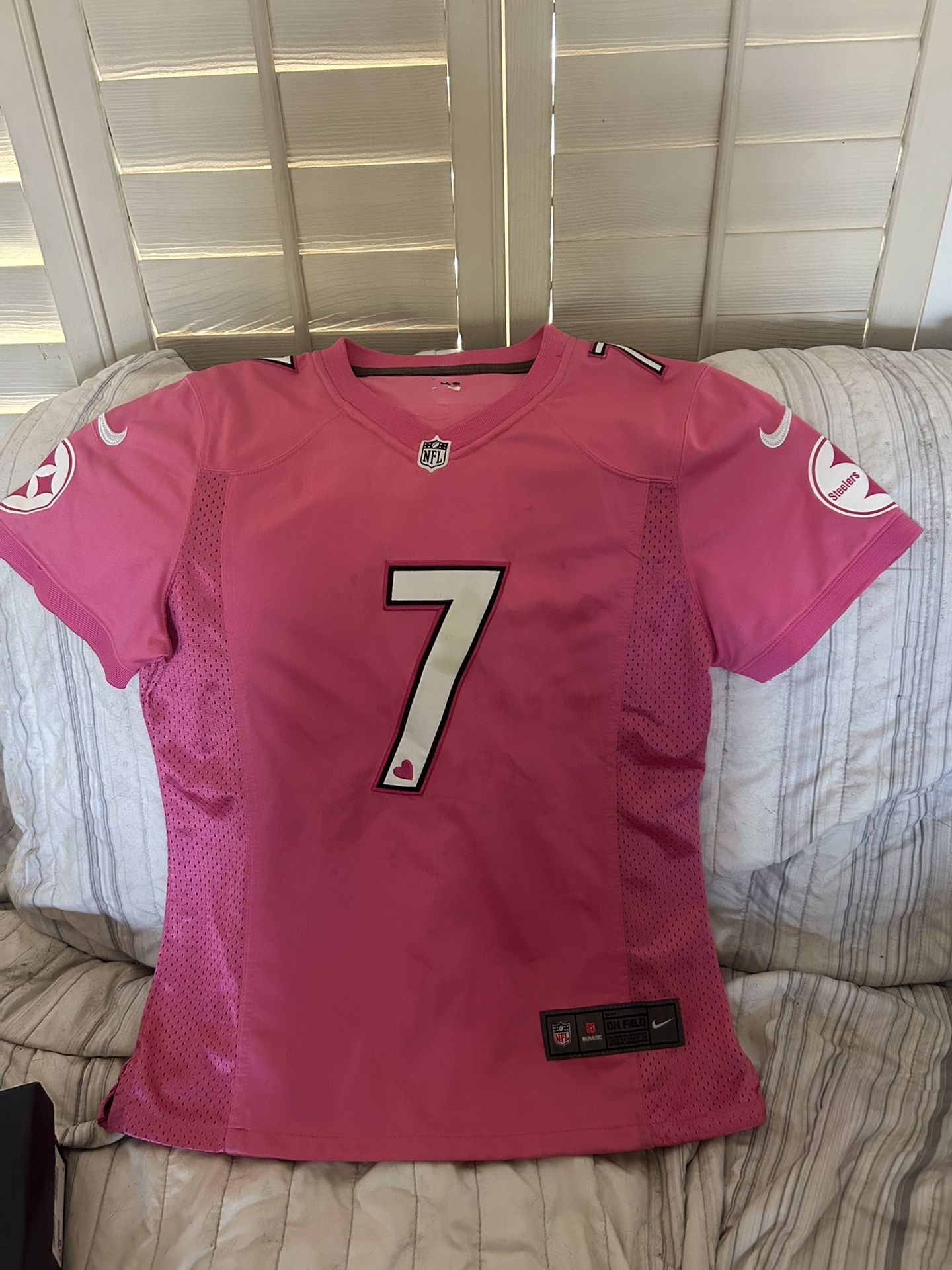 Pink Steelers Roethleisberger jersey SMALL READ DESCRIPTION