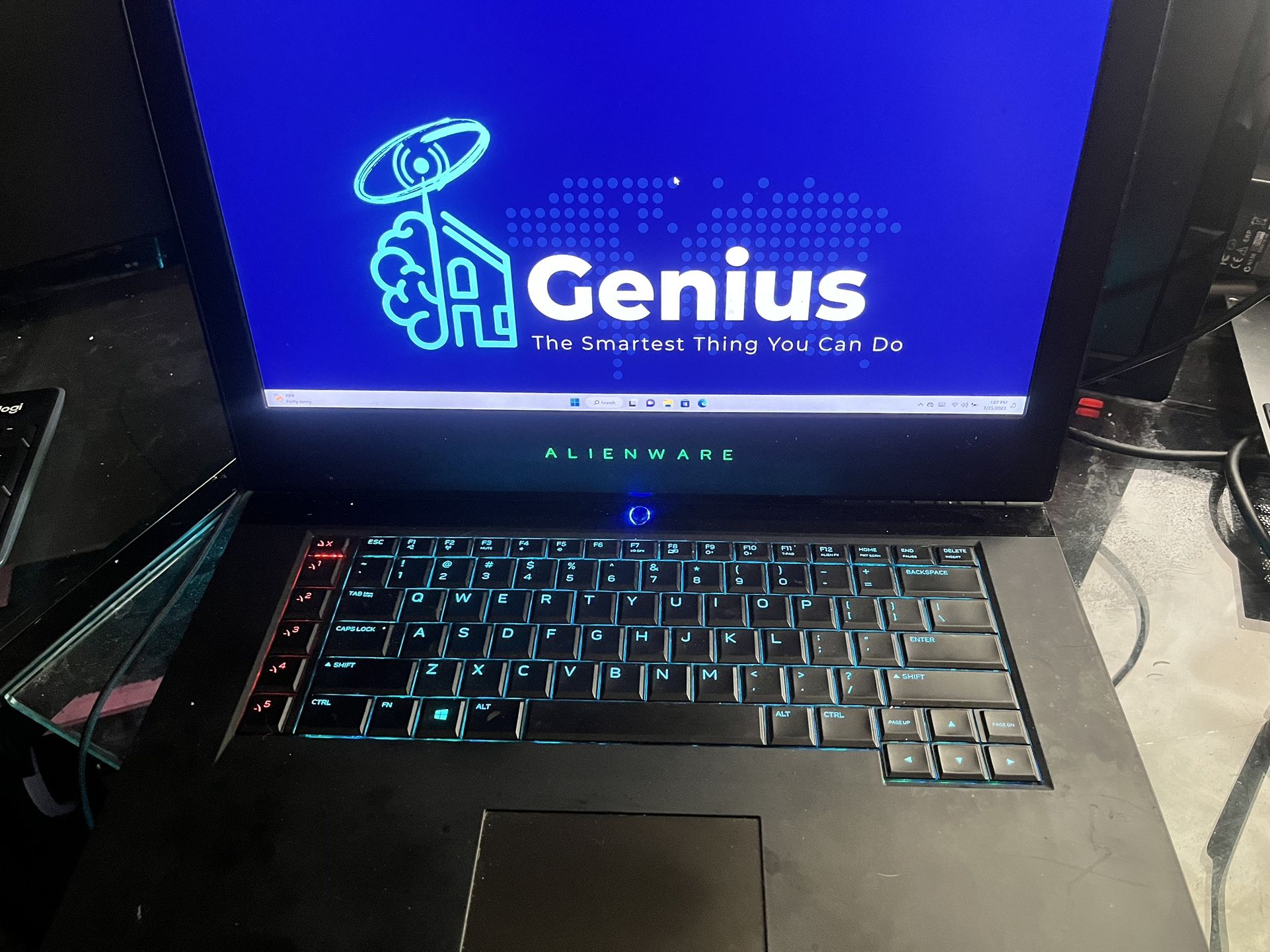 Alienware 15 R3 + i7 7700 + GTX 1060 6GB GPU + 16GB RAM + 128GB SSD + 2TB HDD + Windows 11