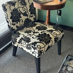Cool Black And White Chair