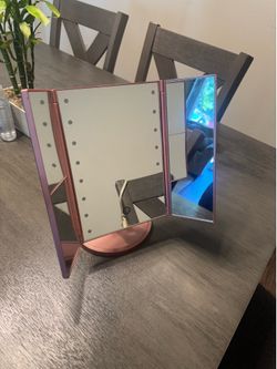Vanity mirror