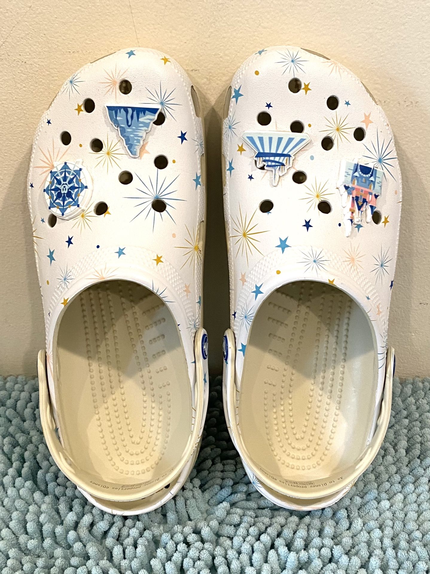 2024 Disneyland Parks Icons Crocs M10/W12