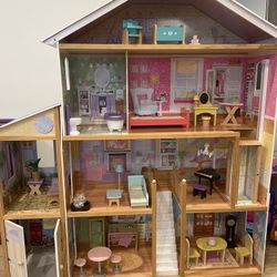 Dollhouse, Barbies/Playsets, Clothes, Accessories