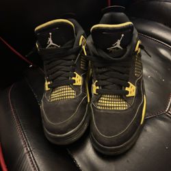 Air jordan 4s Retro thunders
