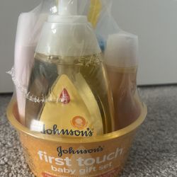 Johnson & Johnson Baby Bath Basket 