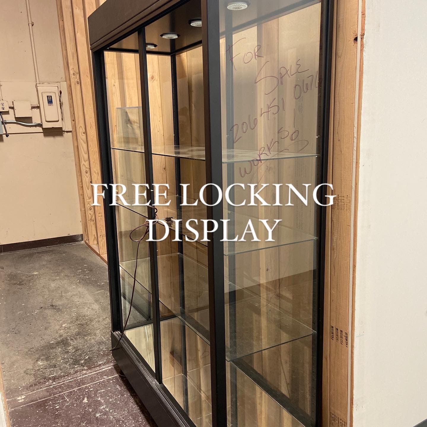 Free Locking Display Case Seattle/SODO