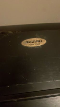 Suzuki Digital Piano w computer input