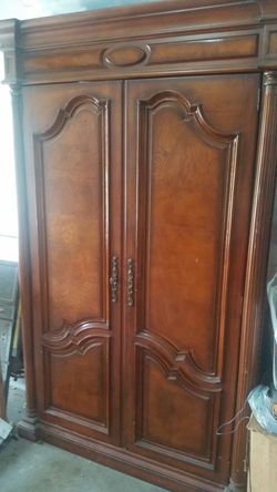 Large armoire