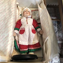 Dolls Mr Claus And Mrs Claus - Never Used