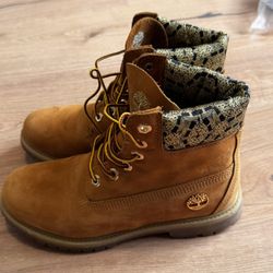 Timberland Women's Tan Boots US 8