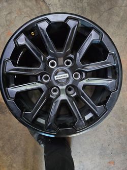 Set of 4 ford raptor wheels