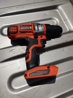 BLACK+DECKER 20V MAX Cordless Drill/Driver + Circular Saw Combo Kit for  Sale in Smithville, TX - OfferUp