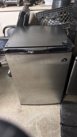 Mini fridge