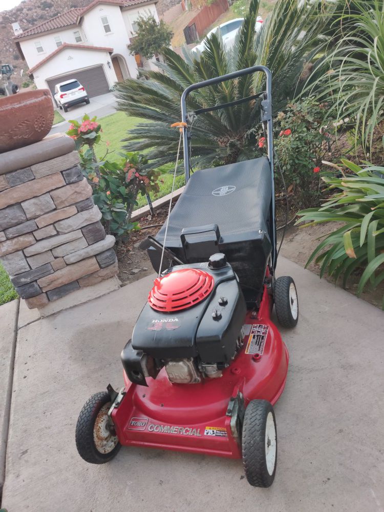Toro commercial self propelled lawnmower in good working conditions