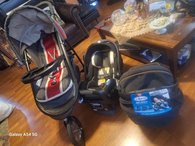 Graco stroller and 2 infant car seat with one base $175