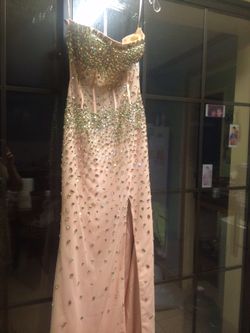 Vestido de fiesta piedreria solo una vez se usó