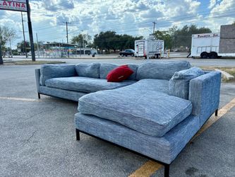 Four hand sectional