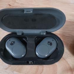 Wireless  Ear buds  (Scull Candy)