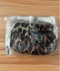 Coach Kiss-Lock Coin Purse Cheetah/Leopard- New in Package with Authenticity