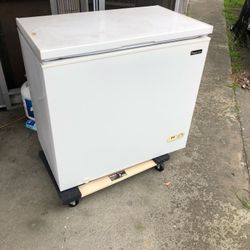 Magic Chef Freezer 