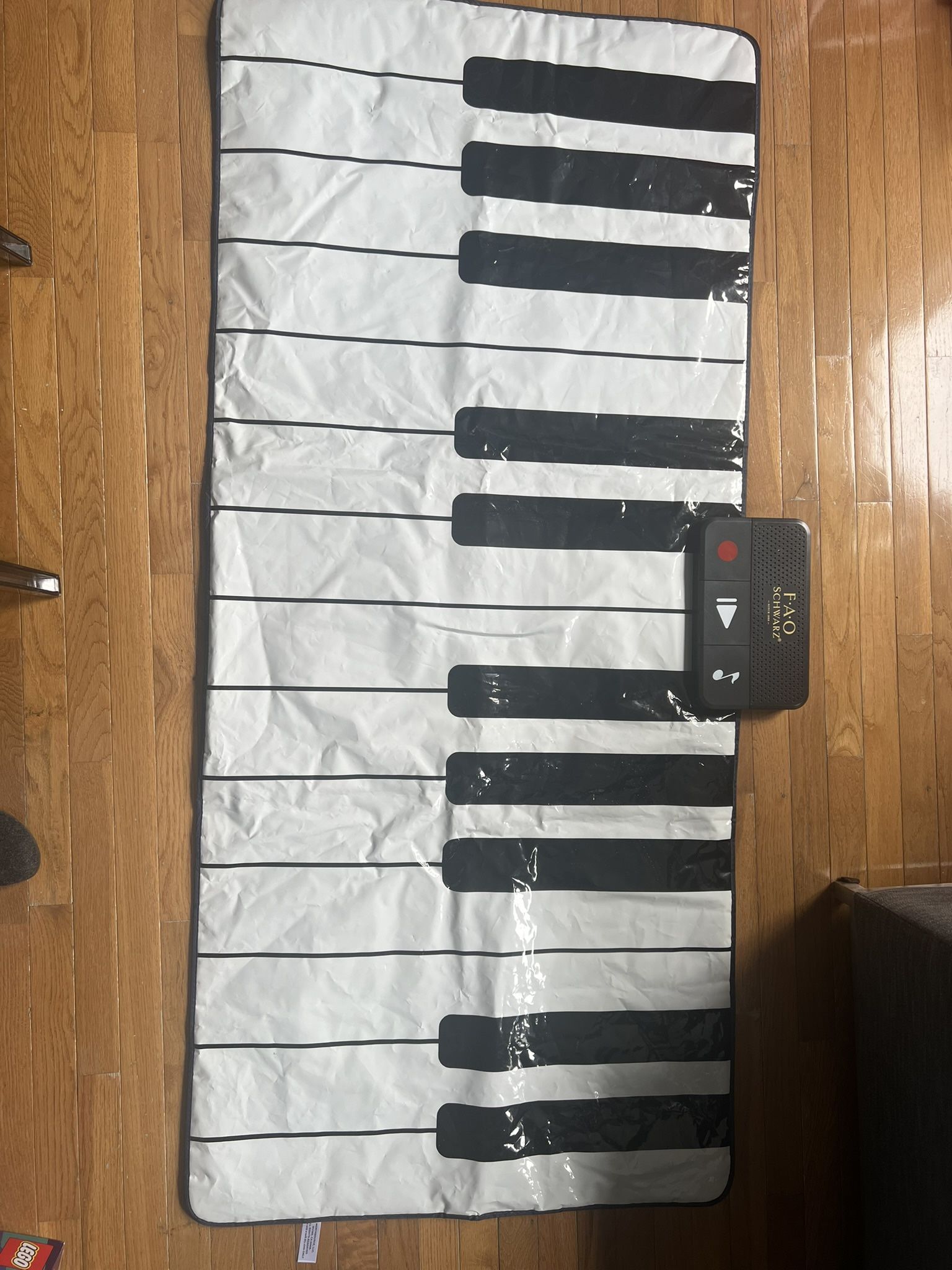 FAO Schwartz Piano Matt