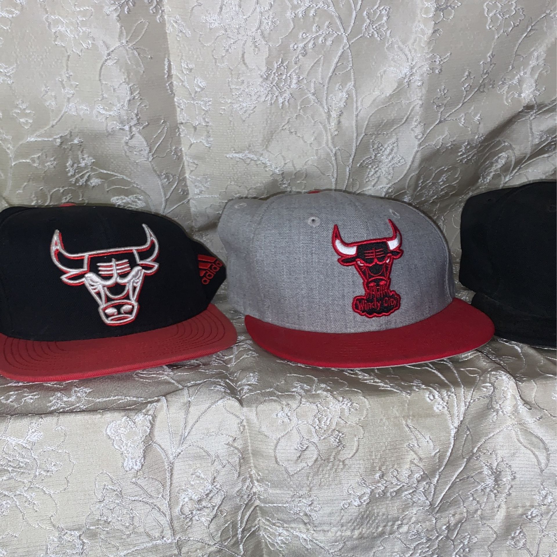 Chicago Bulls 1997 Locker Room Hat for Sale in Corona, CA - OfferUp