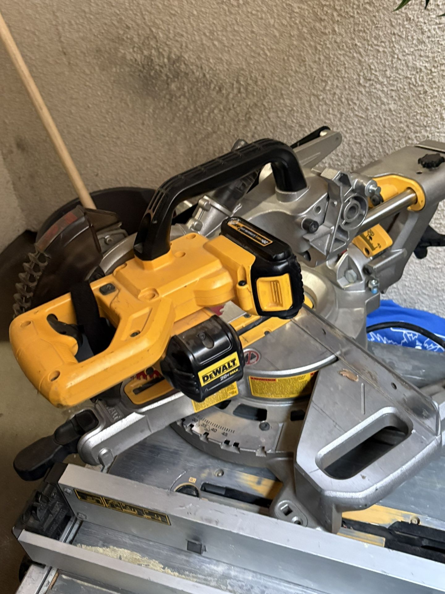 Dewalt Saw