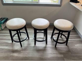 Set of 3 Swivel Bar Stools