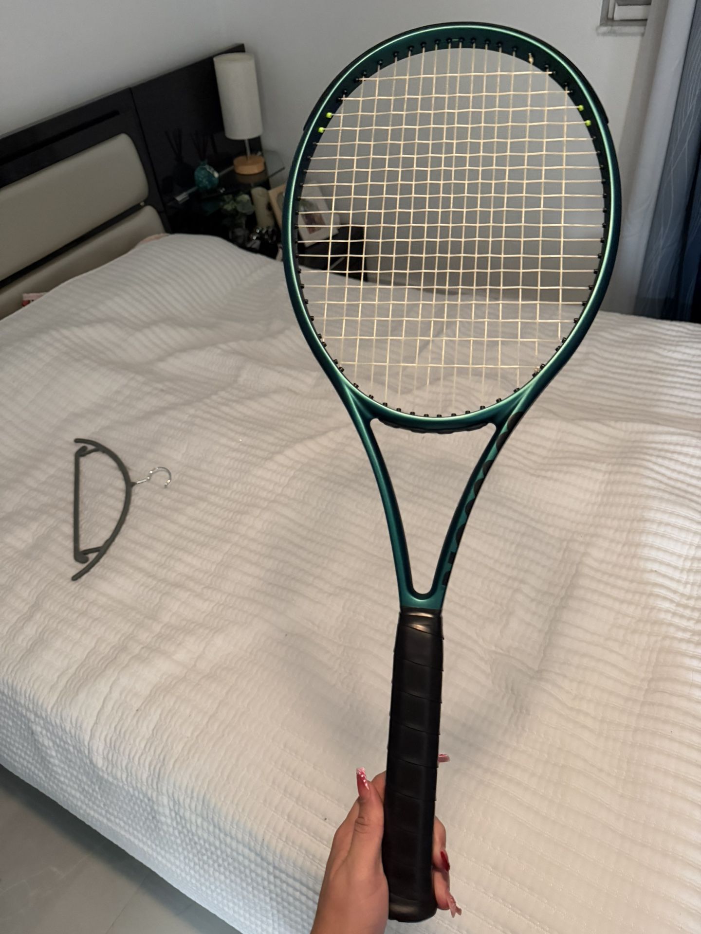 Wilson Blade 100 V9 Tennis Racquet