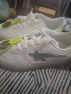 Girls shoes size 1