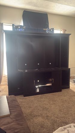 Entertainment center