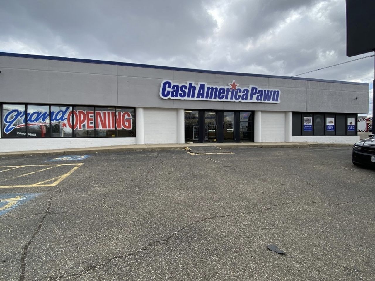 Cash in a Flash! Cash American Pawn is open!