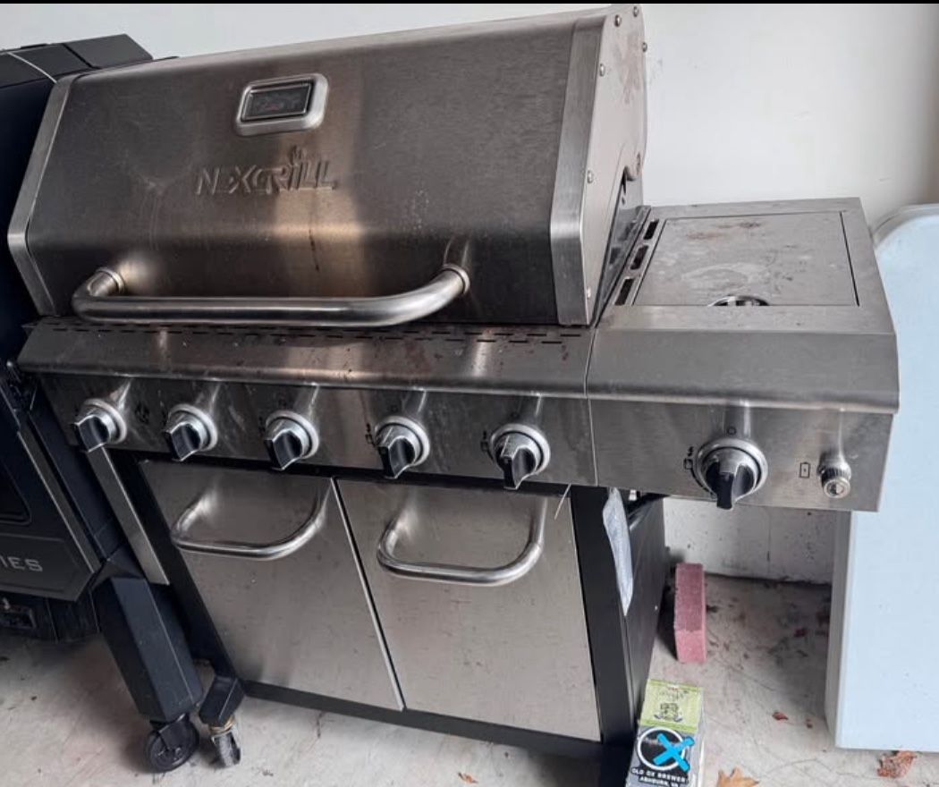 Nexgrill 4-Burner Propane Grill with Side Burner & 2 Propane Tanks