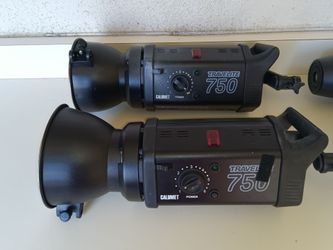 Calumet Travelite Strobe MonoLight Studio Lights 750/750 $175