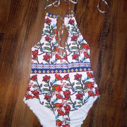One Piece Swimsuit/ Cupshe 