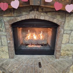 Fireplaces https://offerup.com/redirect/?o=R2F0ZXNlcnZpY2VsbGMuY29t 