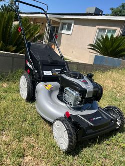 Murray
21 in. 140 cc Briggs and Stratton Walk Behind Gas Push Lawn Mower with Height Adjustment and with Mulch Bag