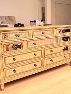 Hooker 10-Drawer Dresser& UNIVERSAL Wall Mirror