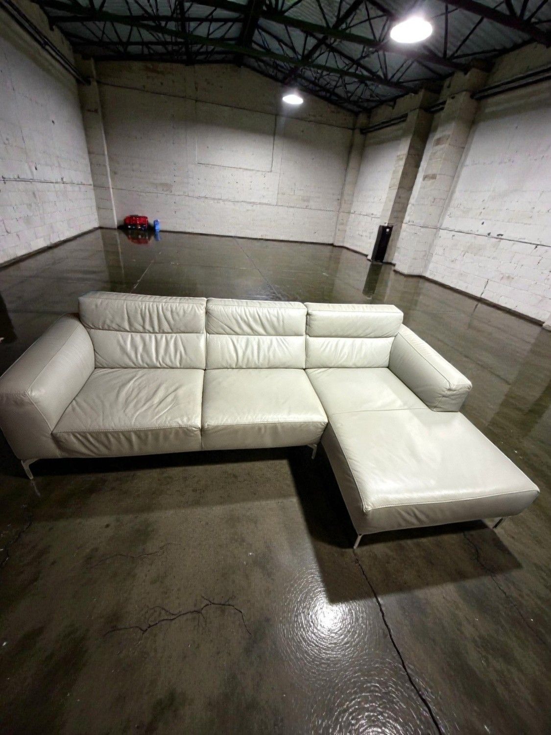 ๐ Italian Leather Sectional Sofa ๐ DELIVERY AVAILABLE