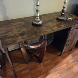 Desk And Lamps
