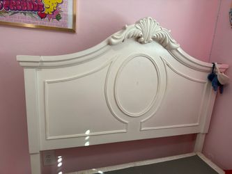 Full size bedroom set