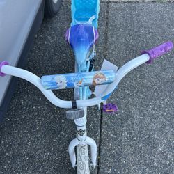 Girls frozen Bike 